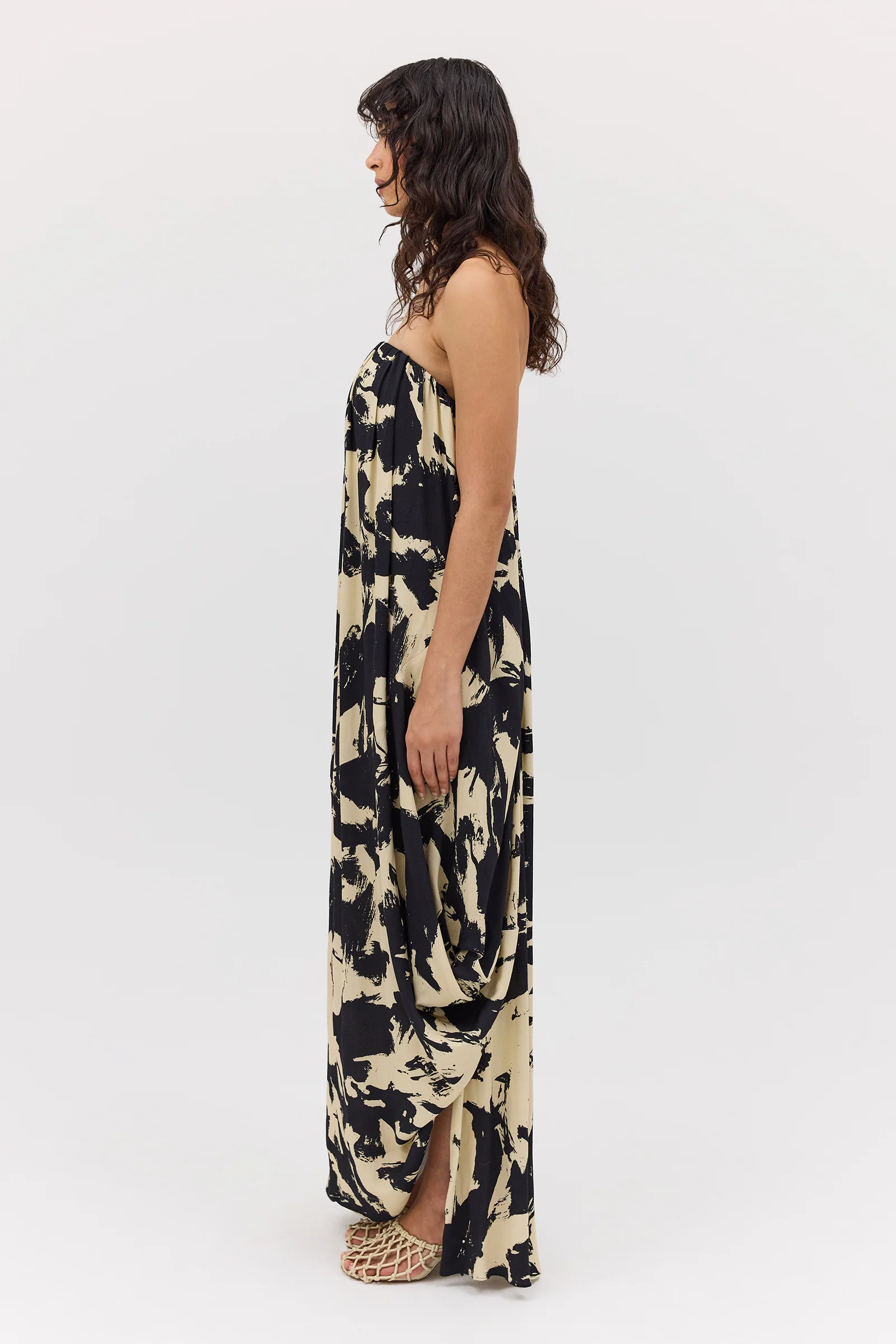 BLACK BLOOM CREPE SYMPHONY GOWN - Image 11
