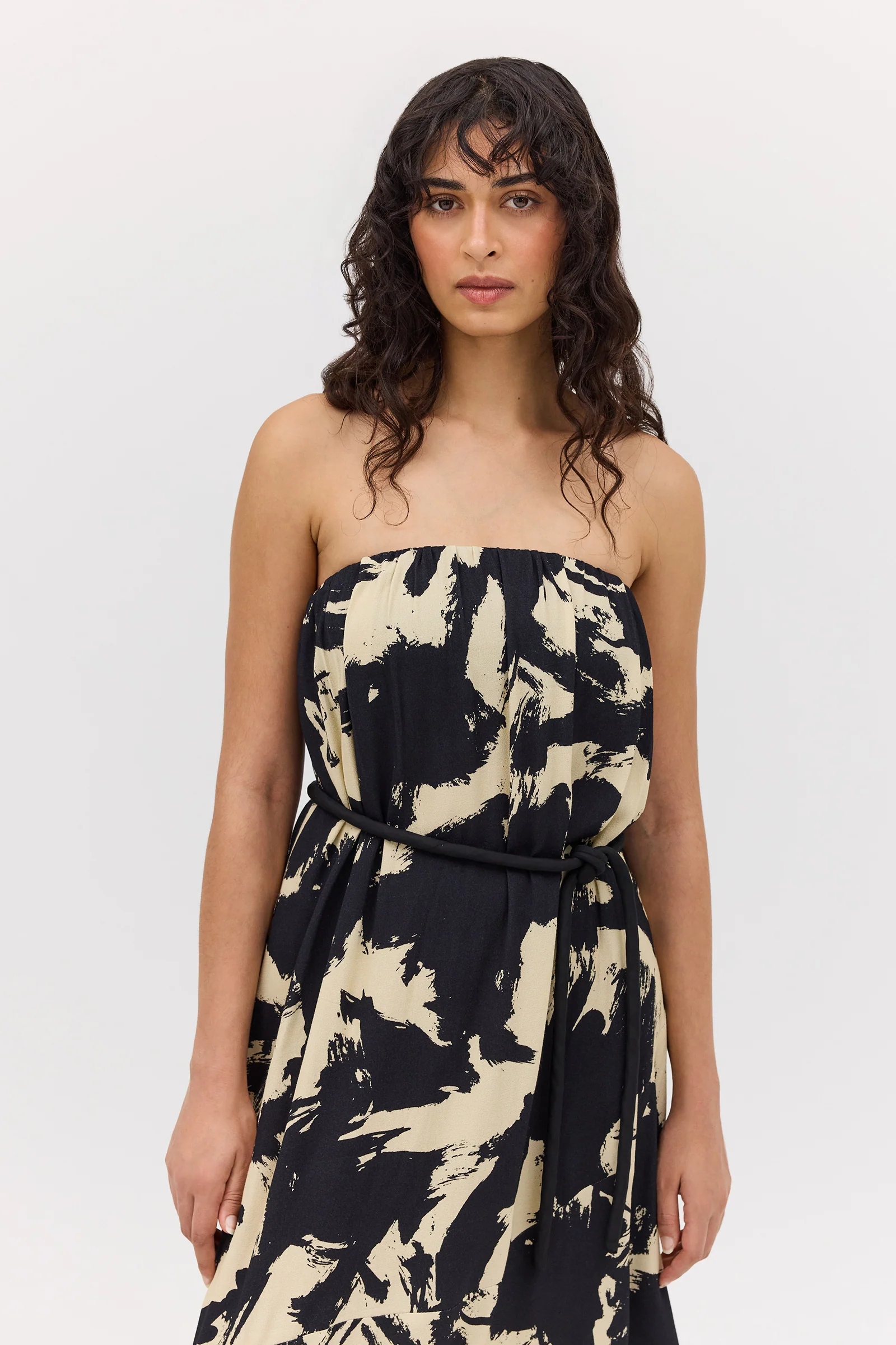 BLACK BLOOM CREPE SYMPHONY GOWN - Image 4