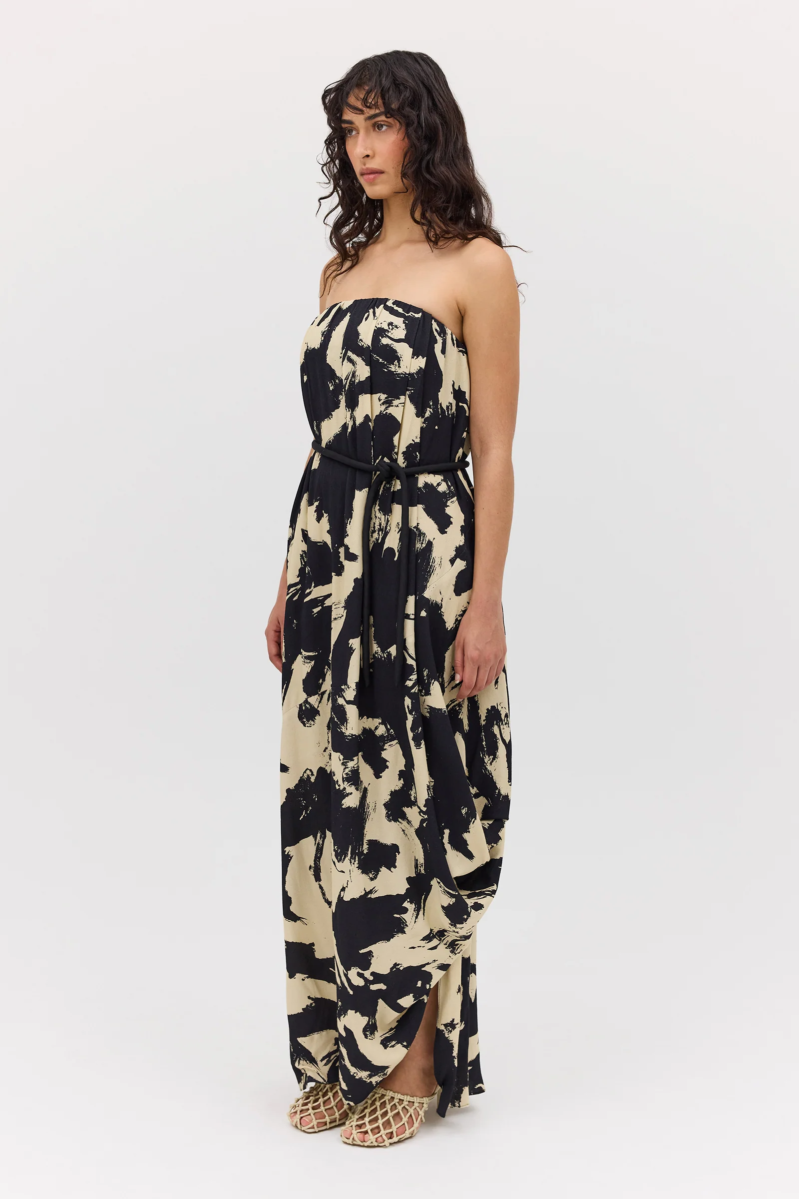 BLACK BLOOM CREPE SYMPHONY GOWN - Image 5