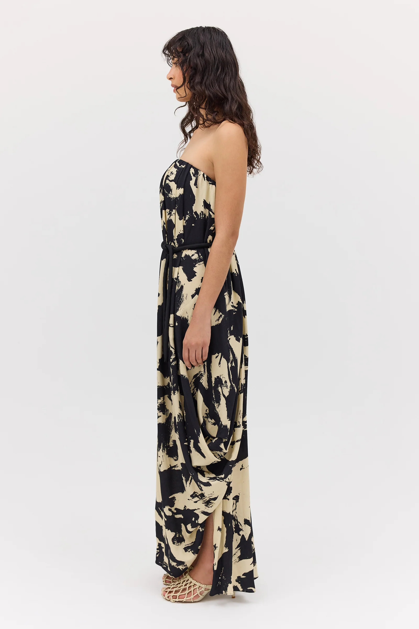 BLACK BLOOM CREPE SYMPHONY GOWN - Image 8