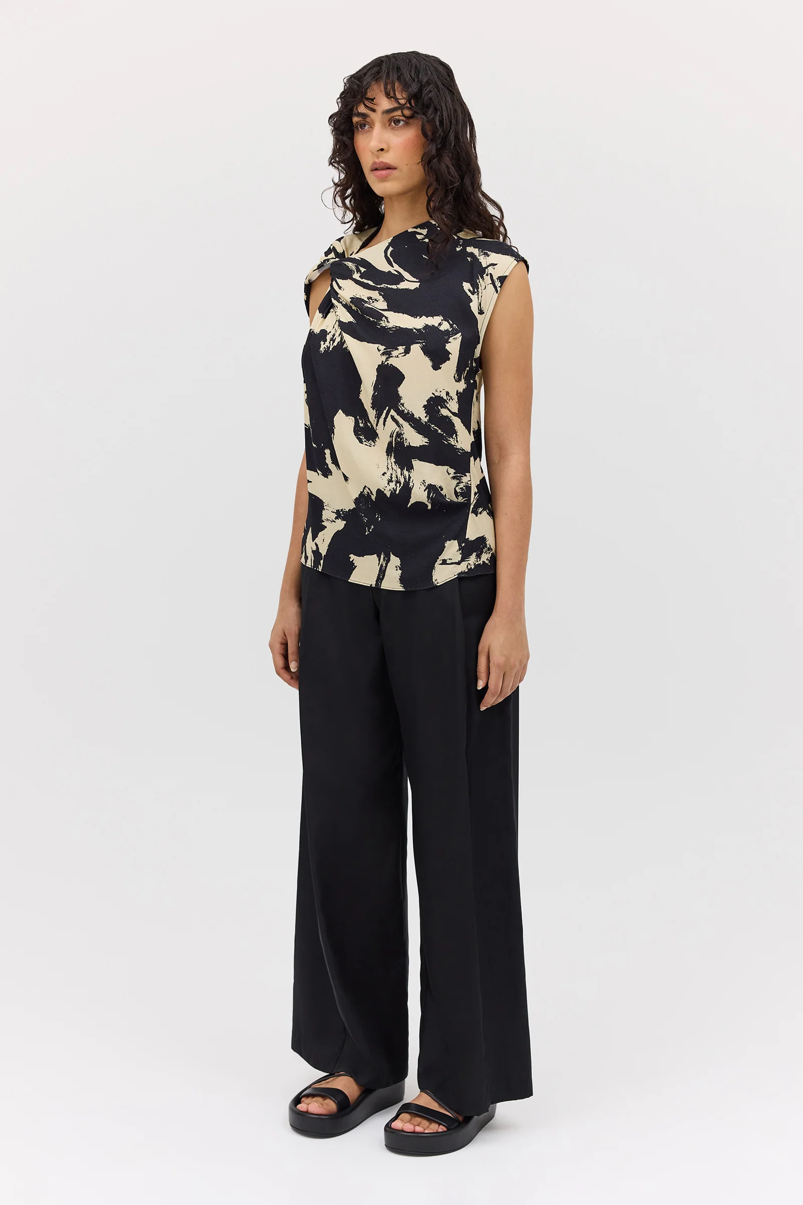 BLACK BLOOM CREPE YANG TOP - Image 5