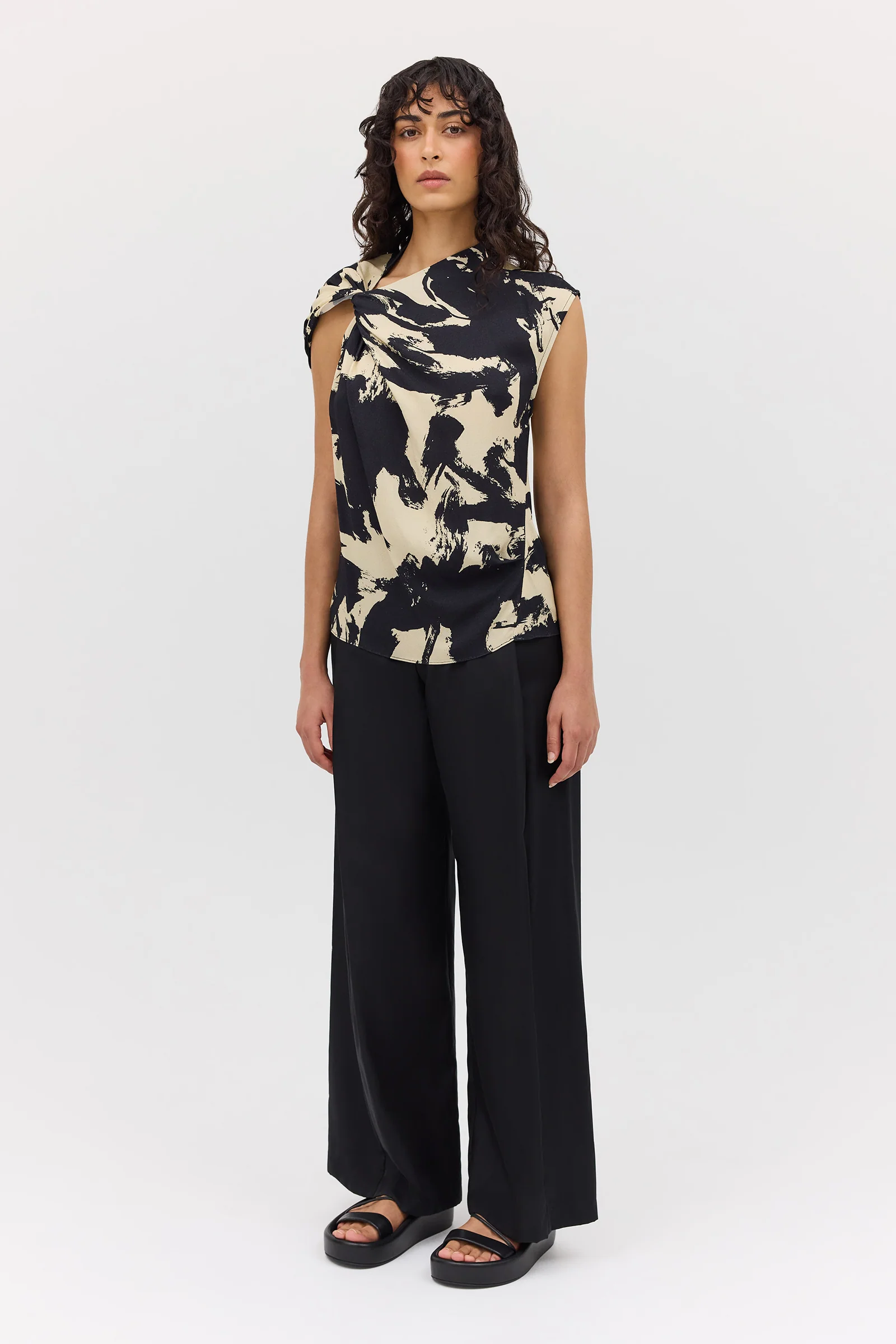 BLACK BLOOM CREPE YANG TOP - Image 6