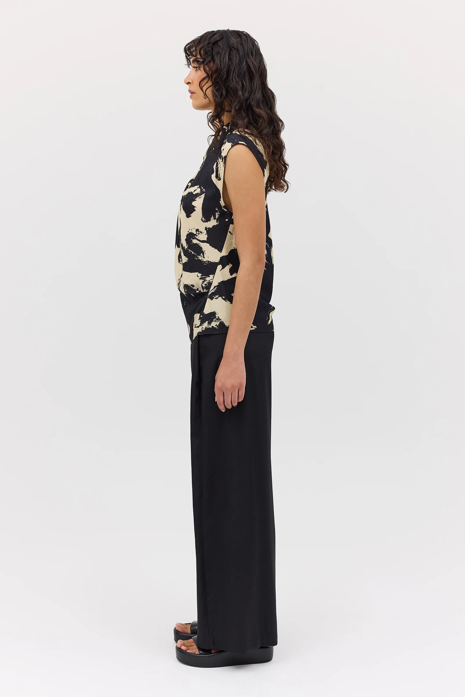 BLACK BLOOM CREPE YANG TOP - Image 7