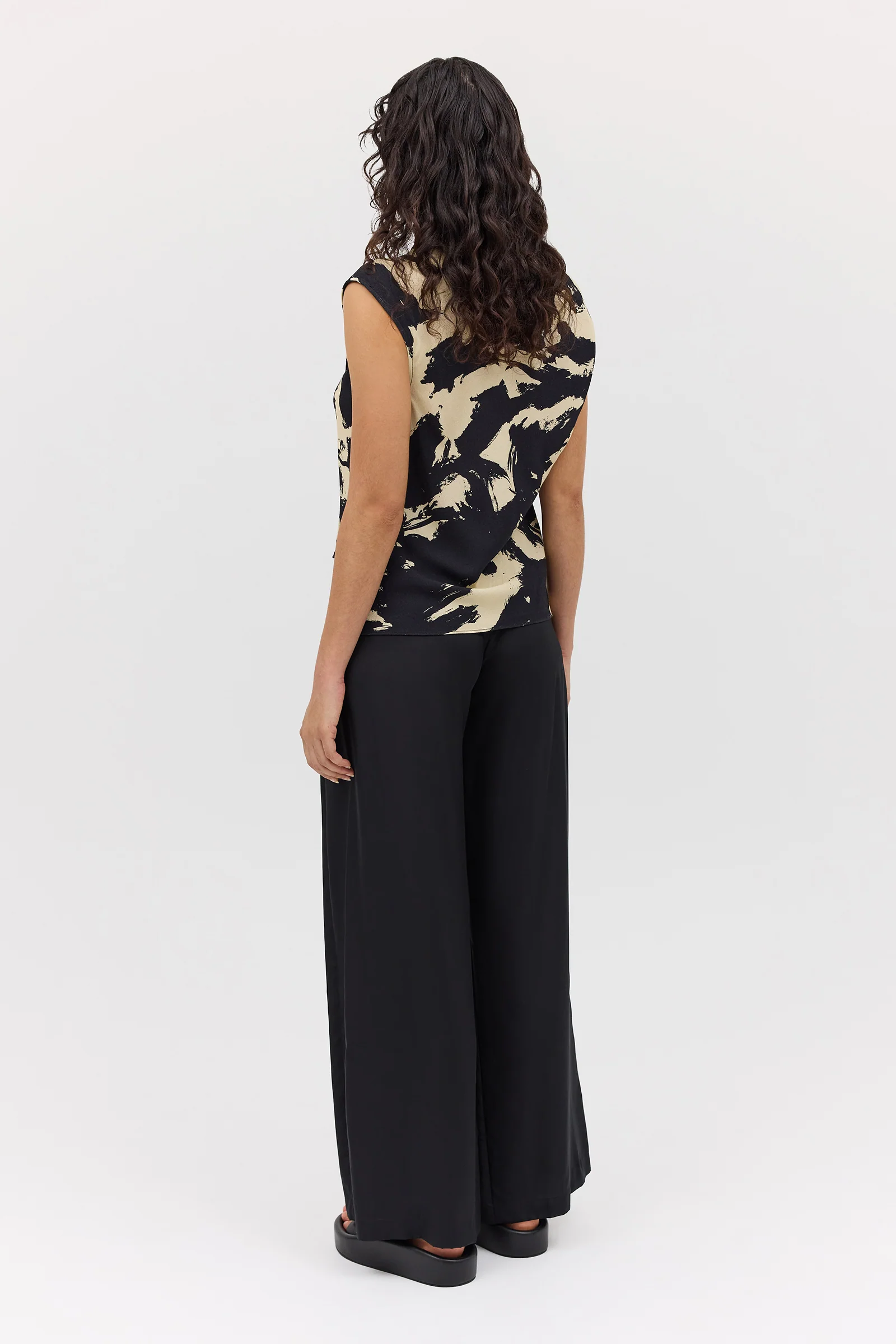 BLACK BLOOM CREPE YANG TOP - Image 8