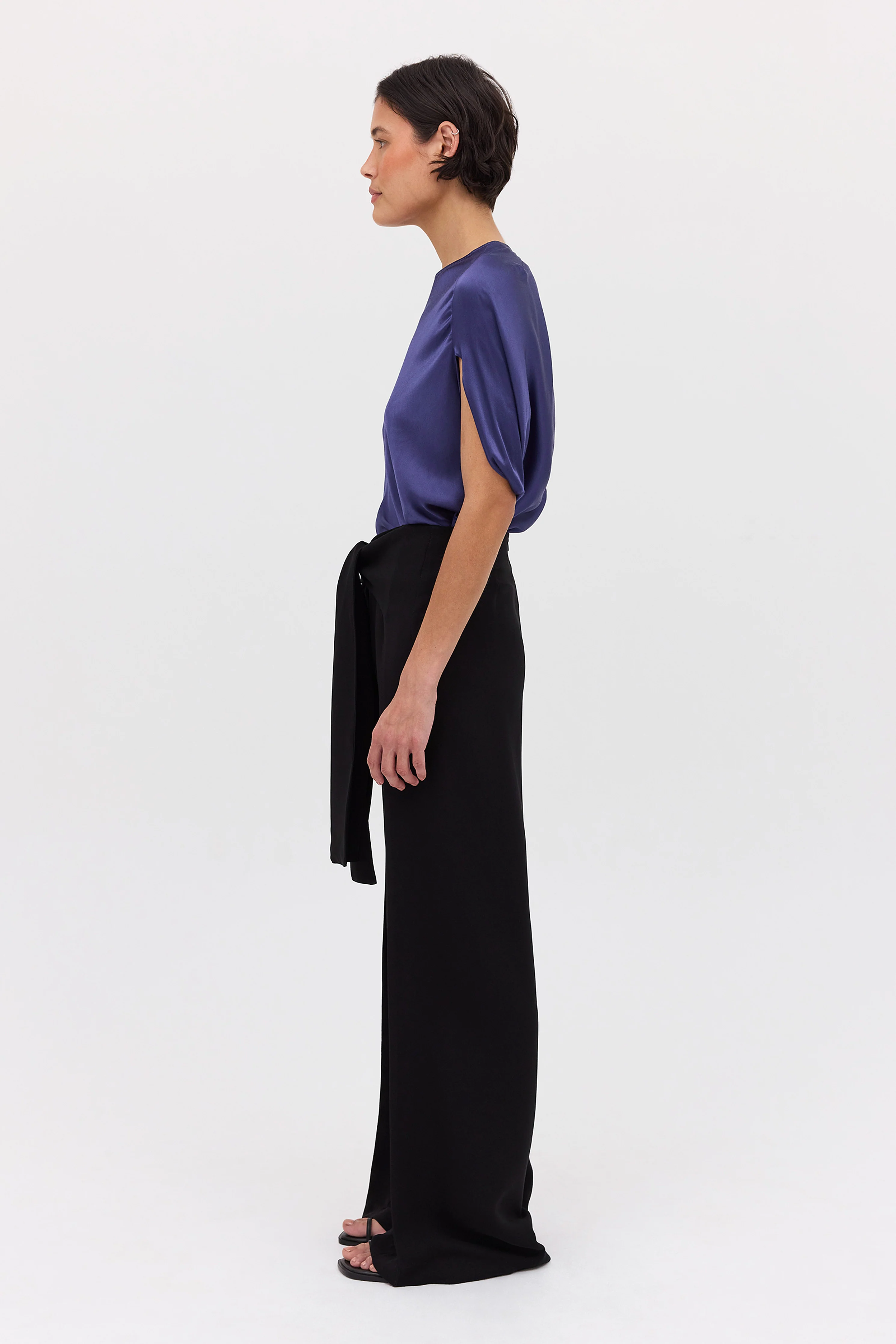 BLACK CREPE FLUENT PANT - Image 3