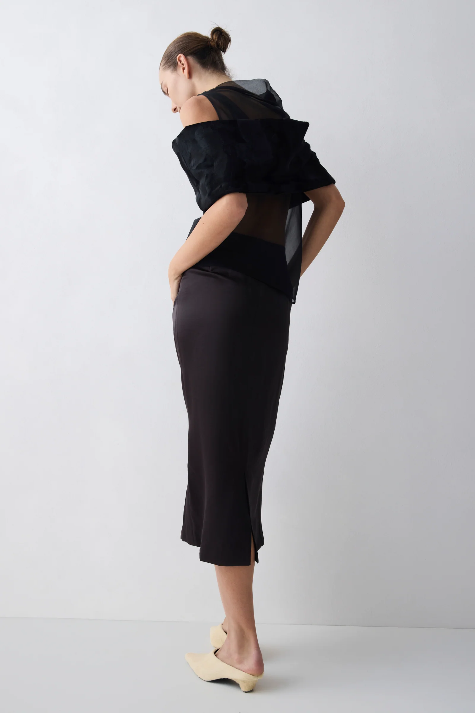 BLACK FAUX FUR THE SHRUG - Image 4