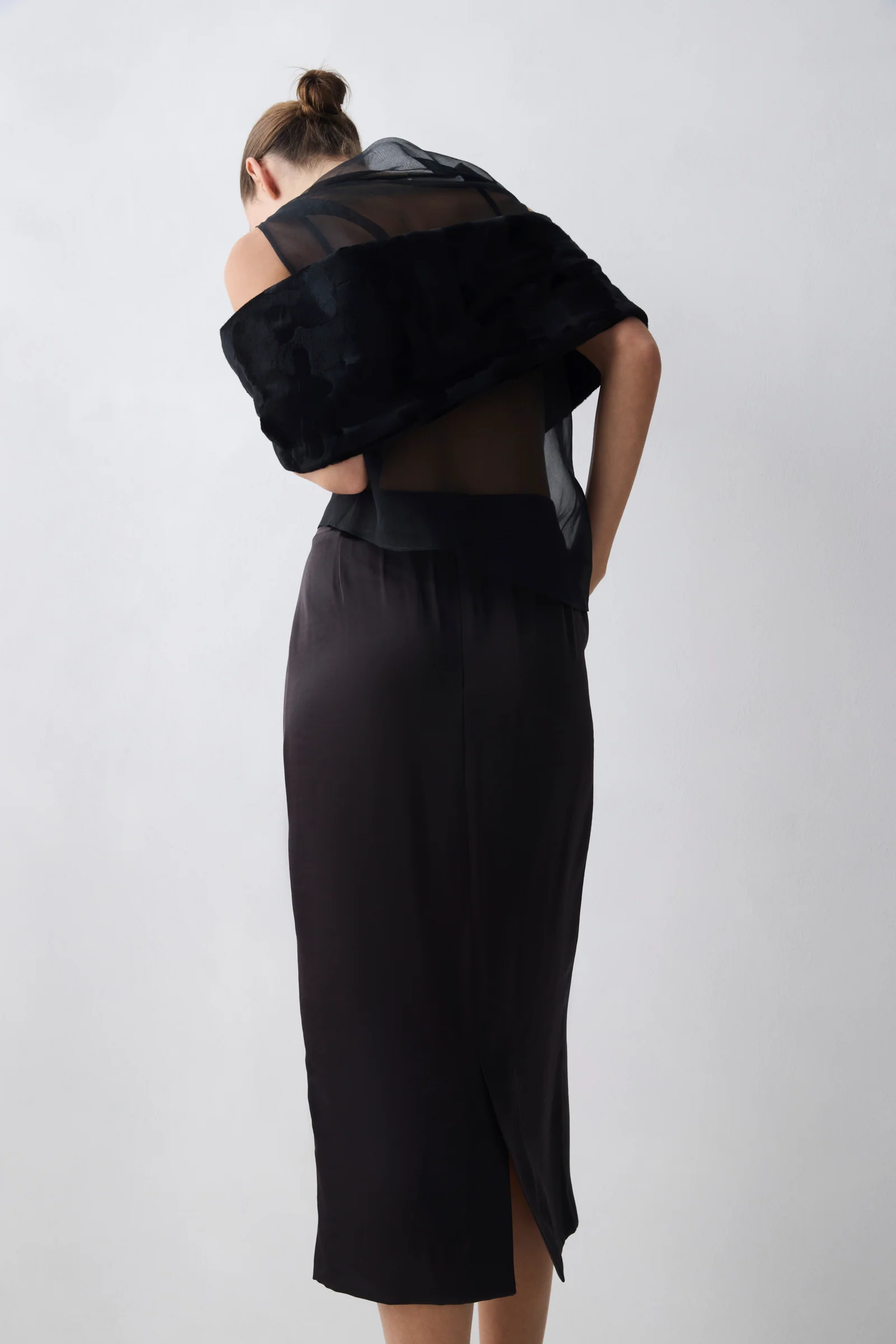 BLACK FAUX FUR THE SHRUG - Image 5