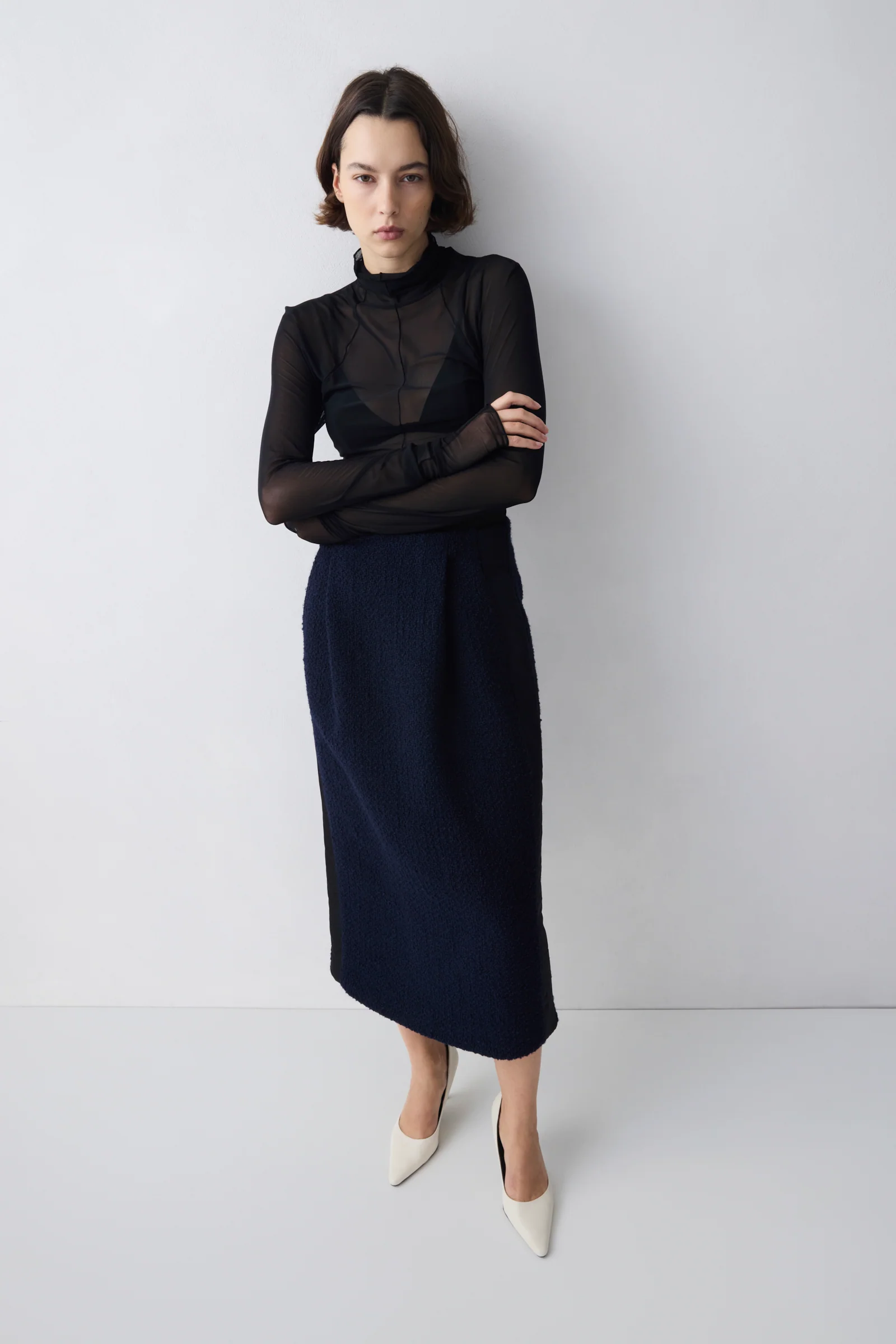 BLACK MESH CONTOUR TOP - Image 3