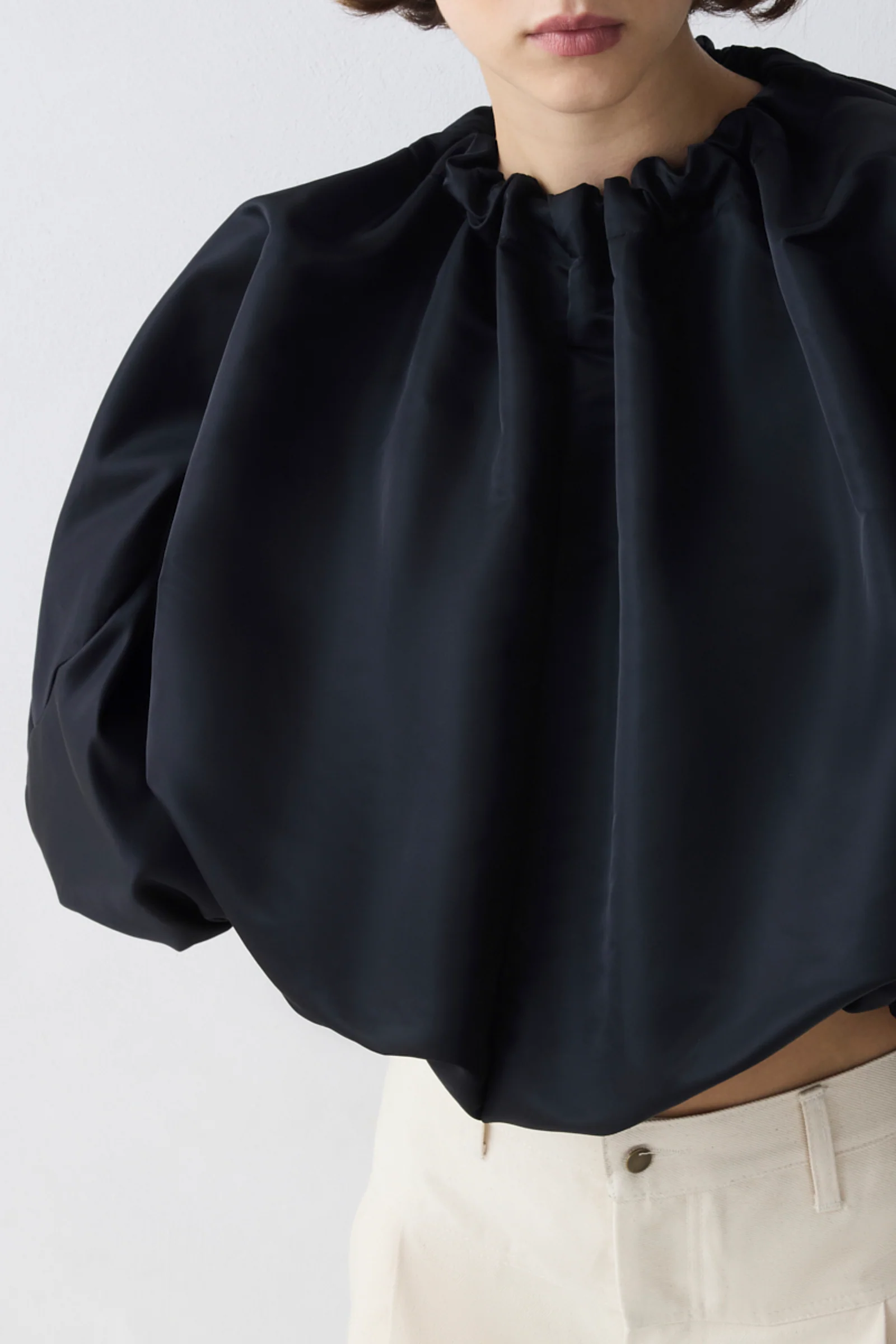 BLACK PARACHUTE SATIN HORIZON TOP