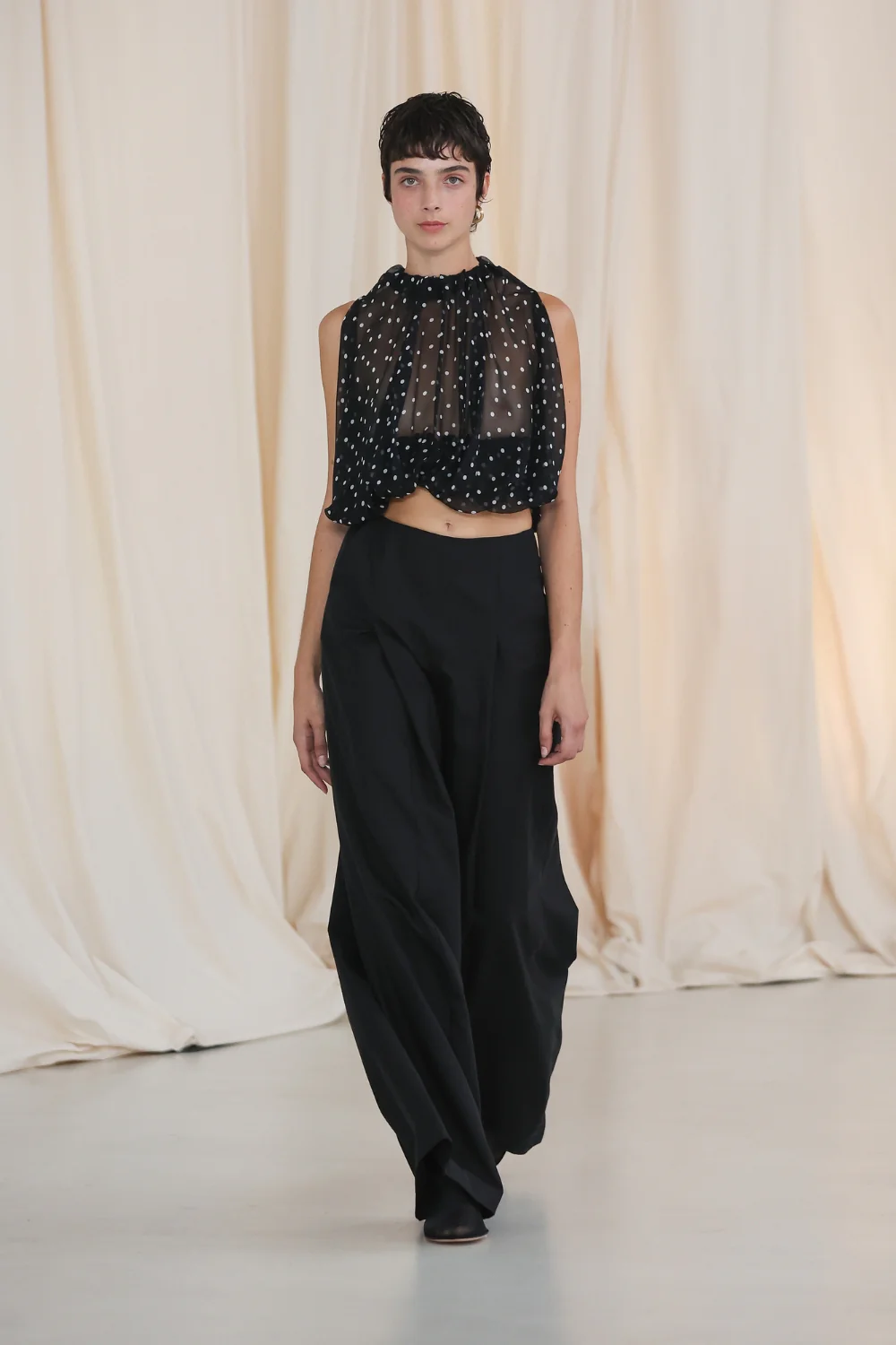 BLACK POLKA DOT SILK EMERGE TOP - Image 11