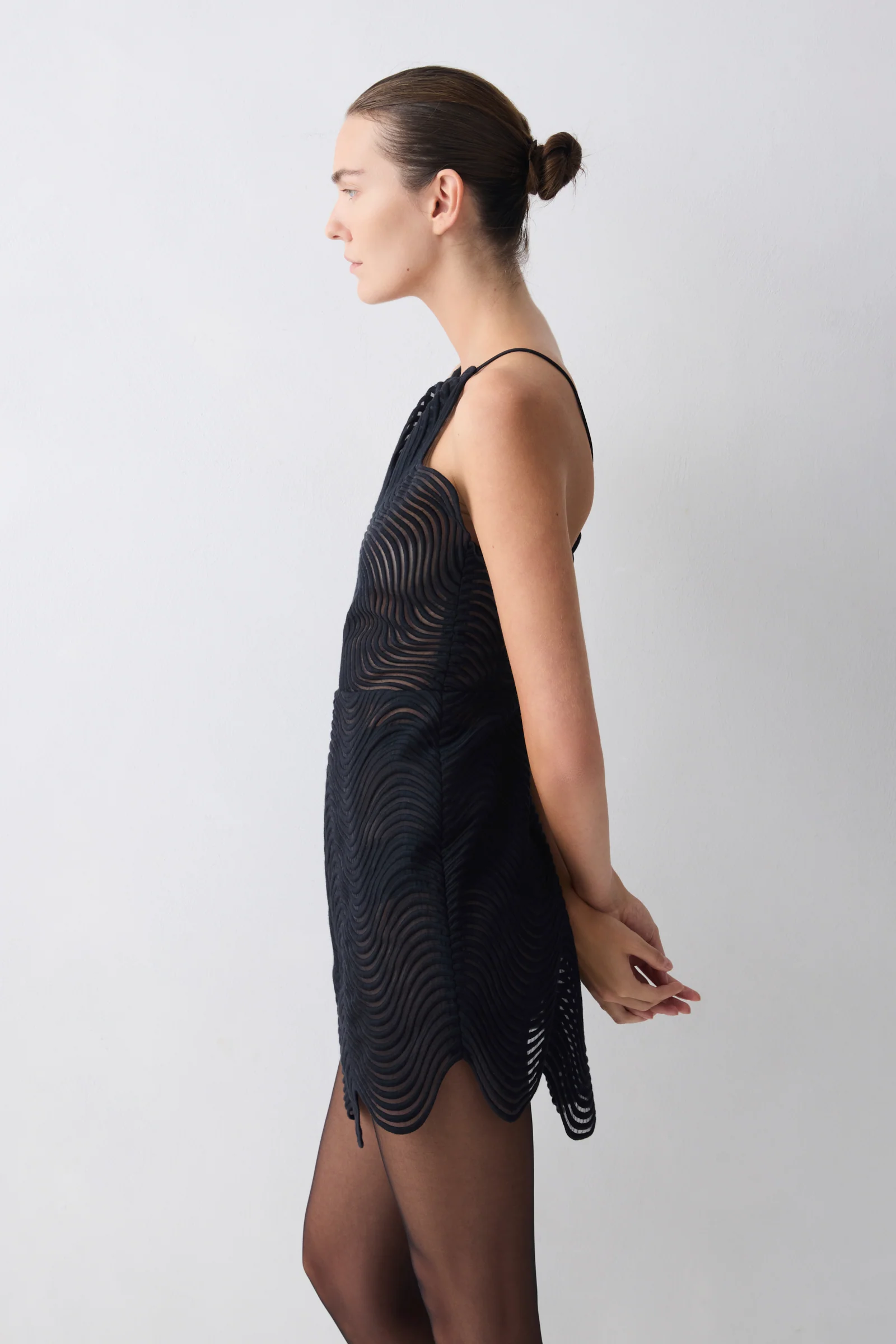 BLACK SCALLOPED LACE FLUX MINI DRESS - Image 5