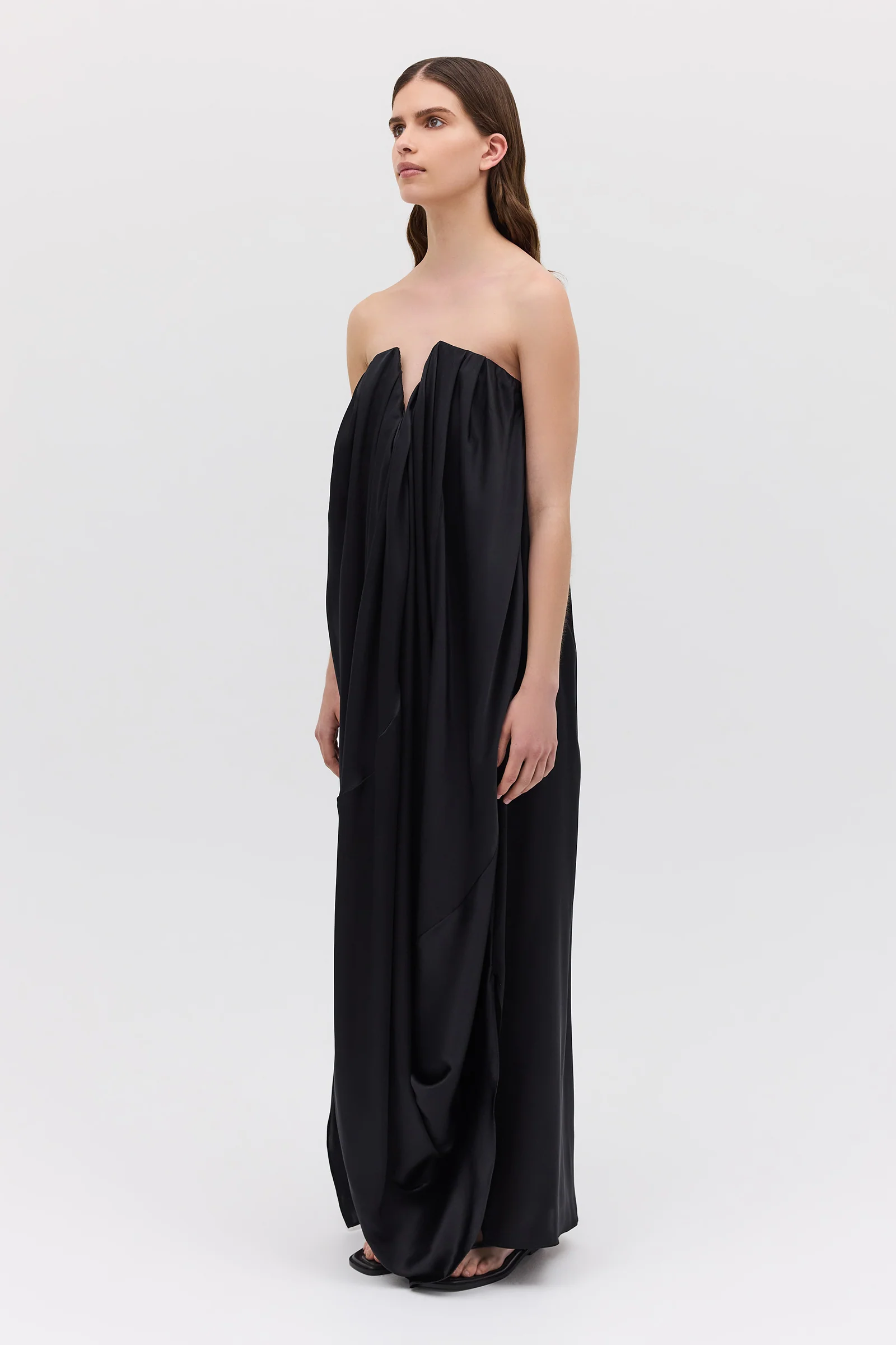 BLACK SILK SATIN PLUNGE GOWN - Image 4