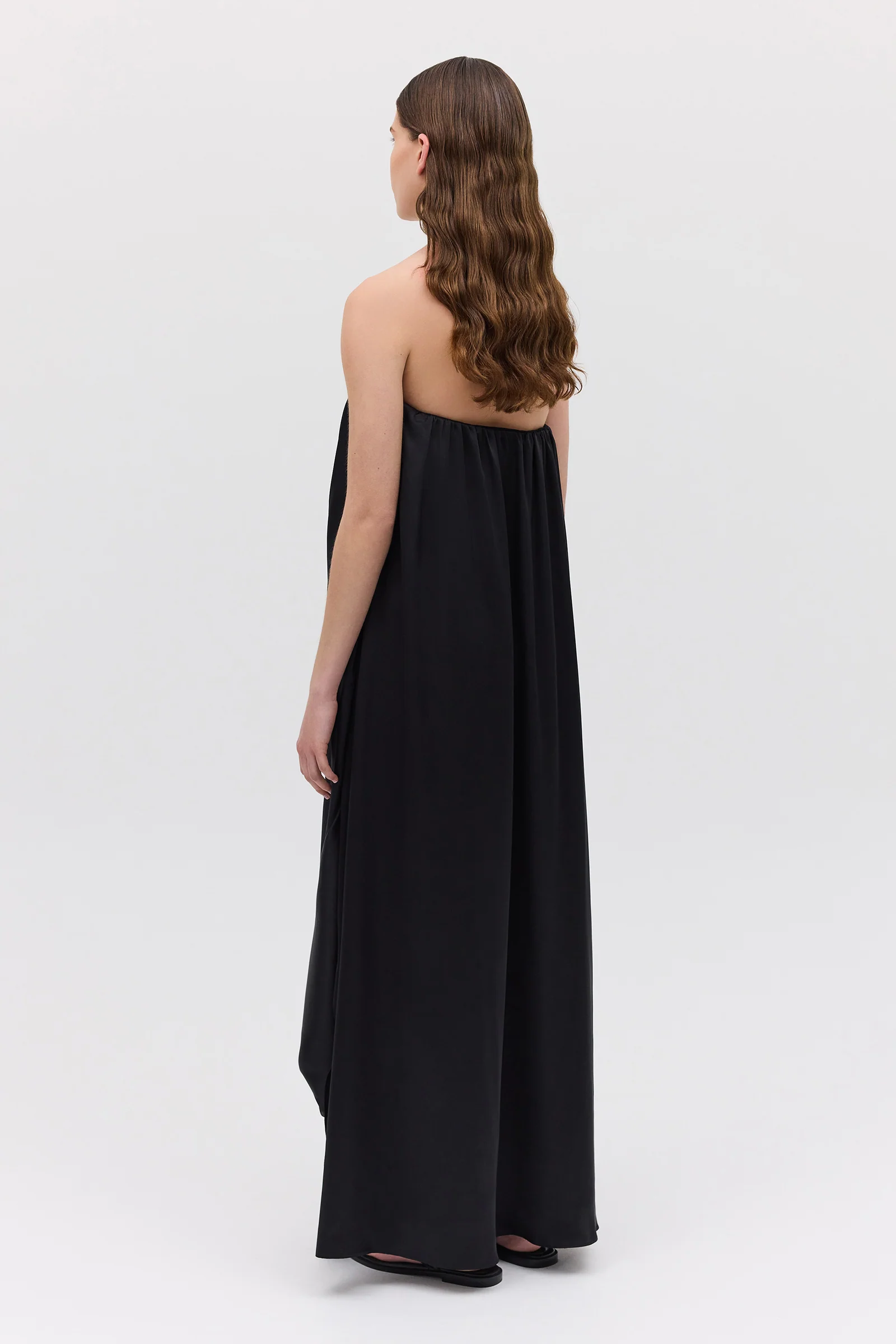 BLACK SILK SATIN PLUNGE GOWN - Image 6