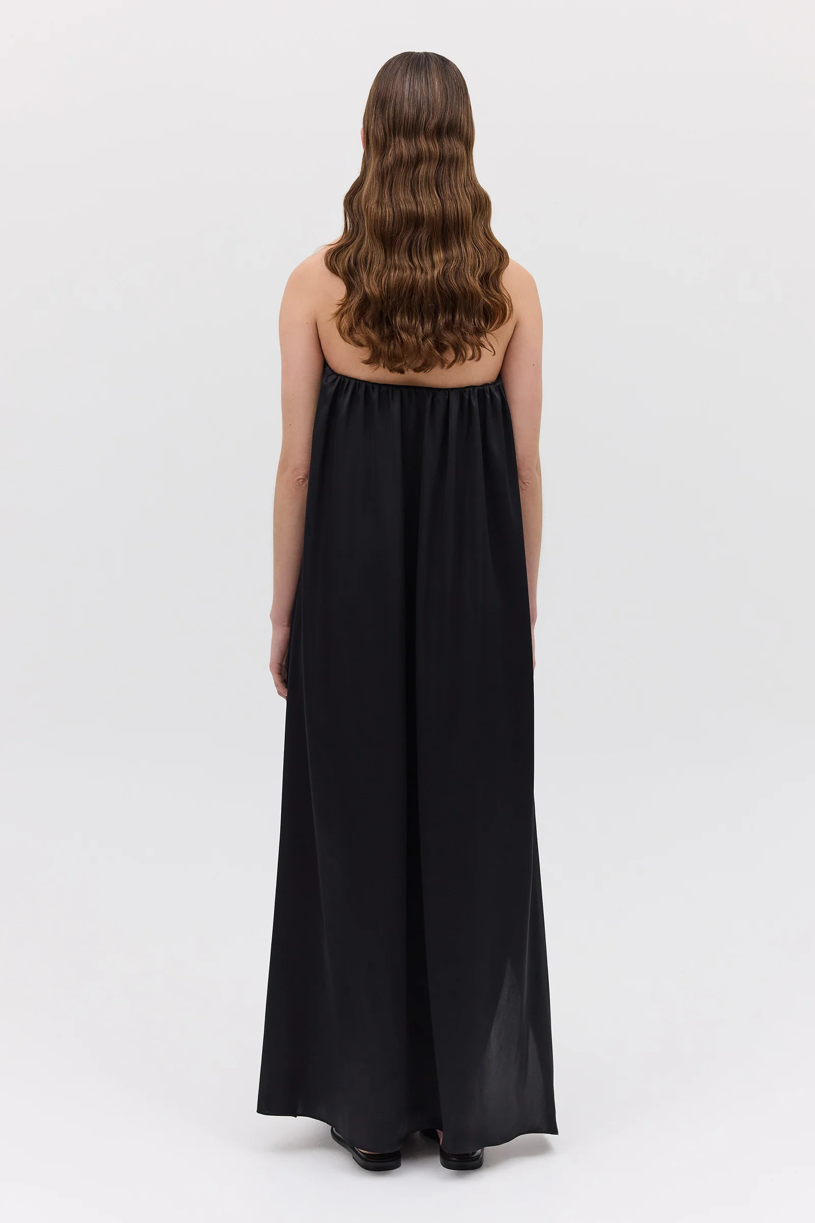BLACK SILK SATIN PLUNGE GOWN - Image 7