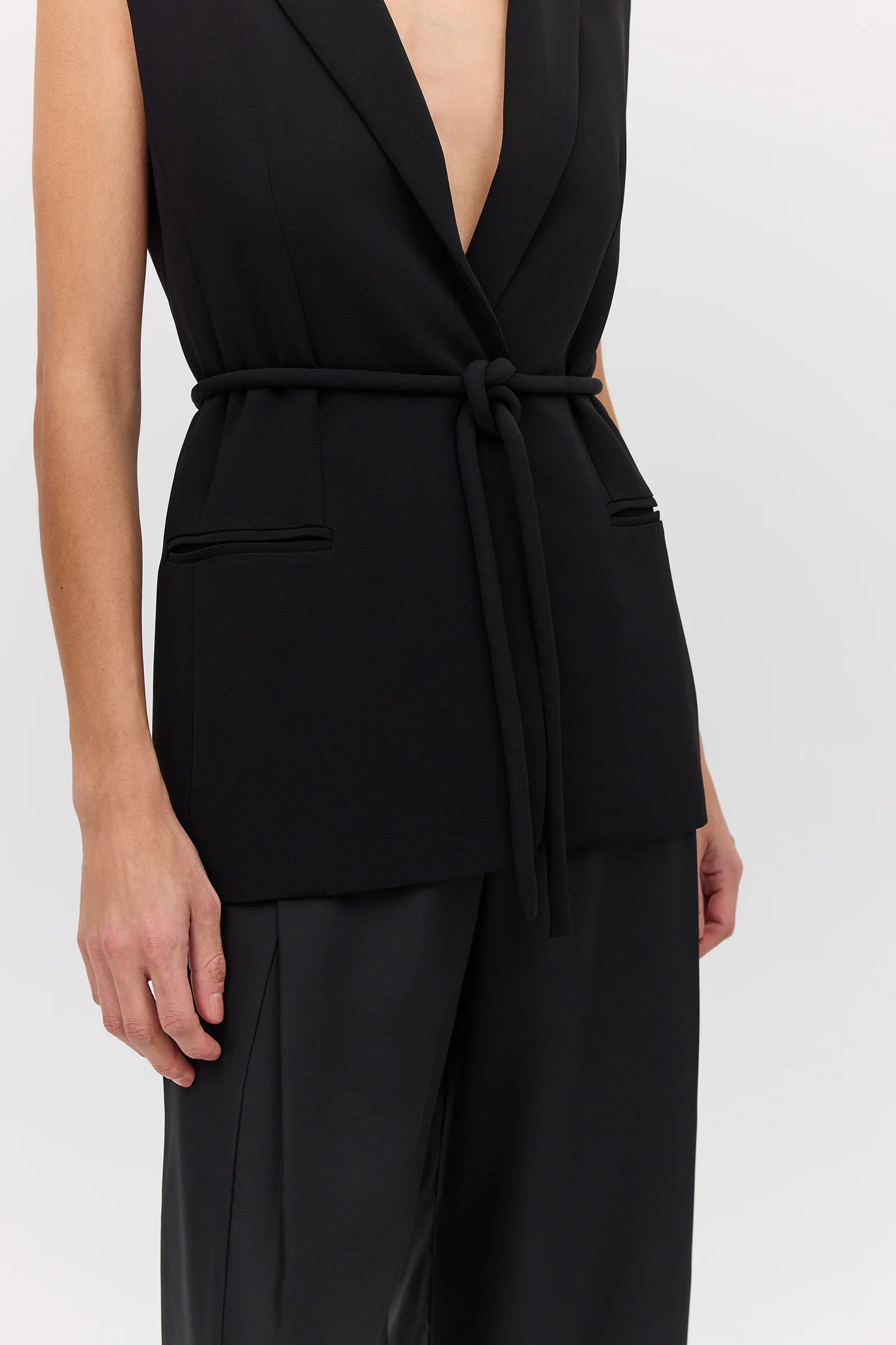 BLACK SUITING SHIFTING VEST - Image 5