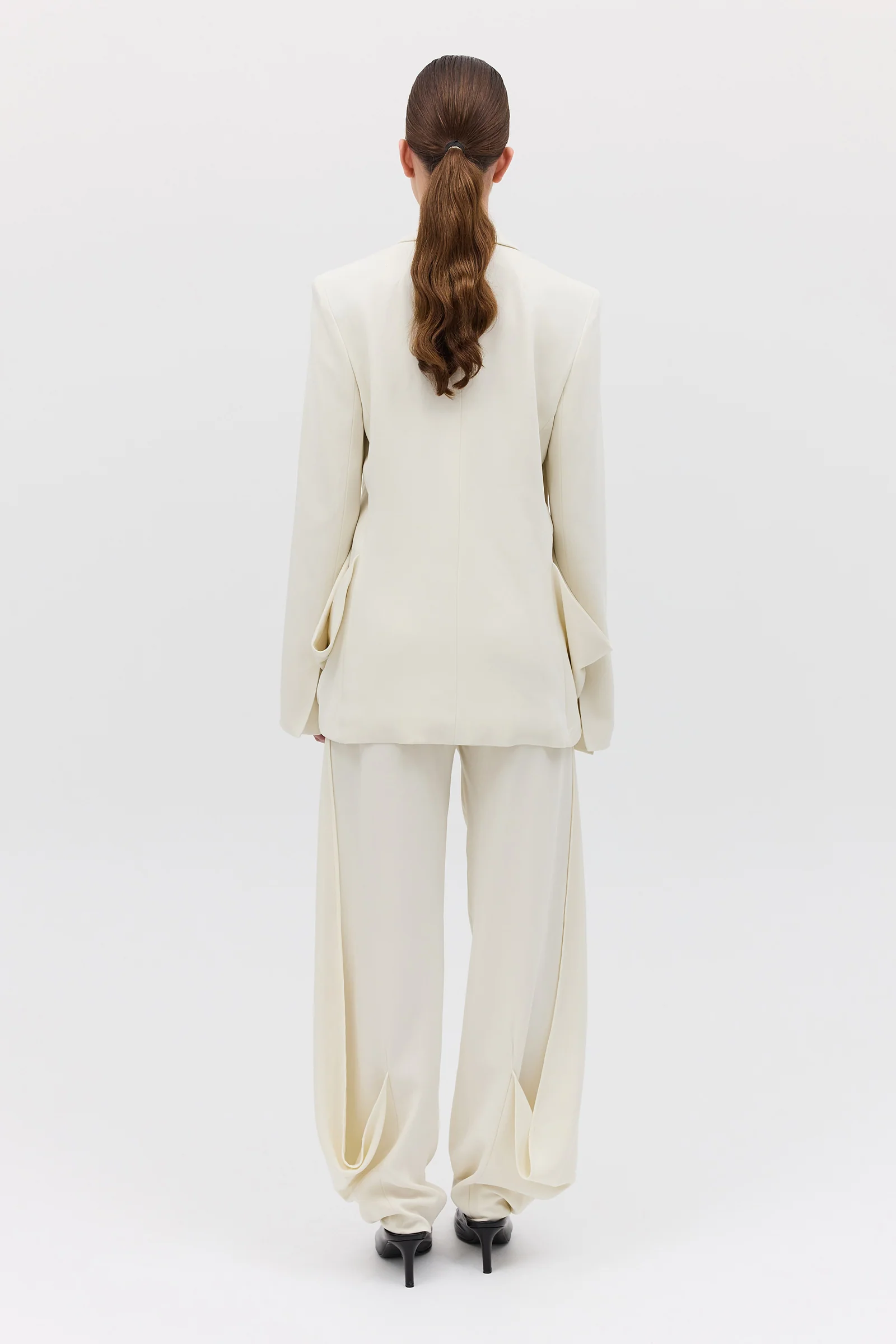 CREAM CREPE SUITING SURRENDER JACKET - Image 8