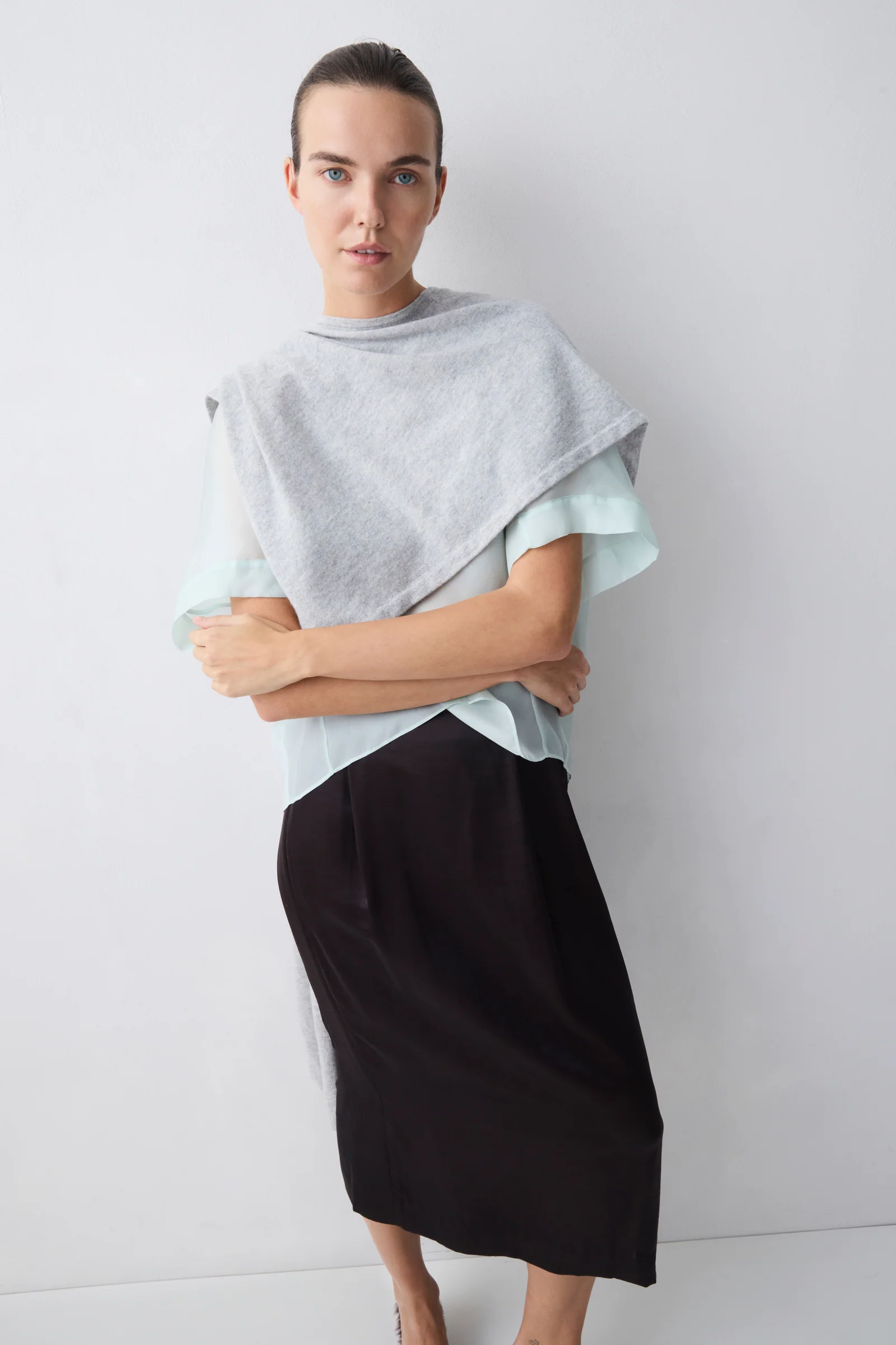 GREY CASHMERE TRANQUIL KNIT CAPE - Image 5