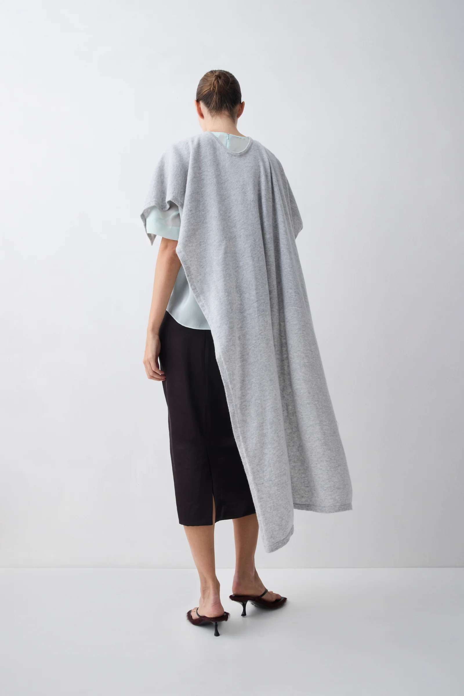 GREY CASHMERE TRANQUIL KNIT CAPE - Image 6
