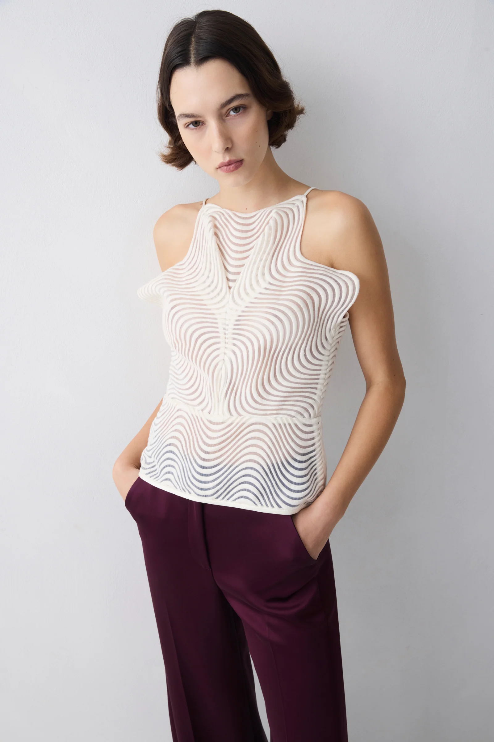 IVORY SCALLOPED LACE FLUX TOP - Image 2