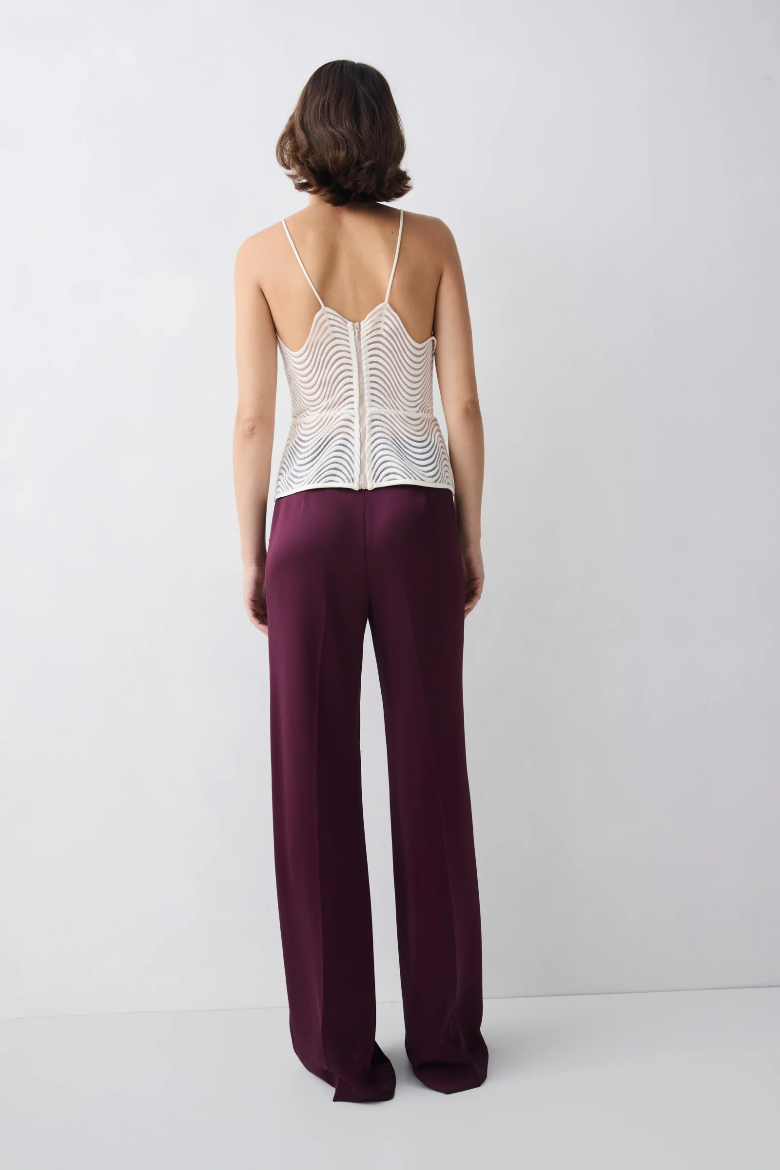 IVORY SCALLOPED LACE FLUX TOP - Image 5