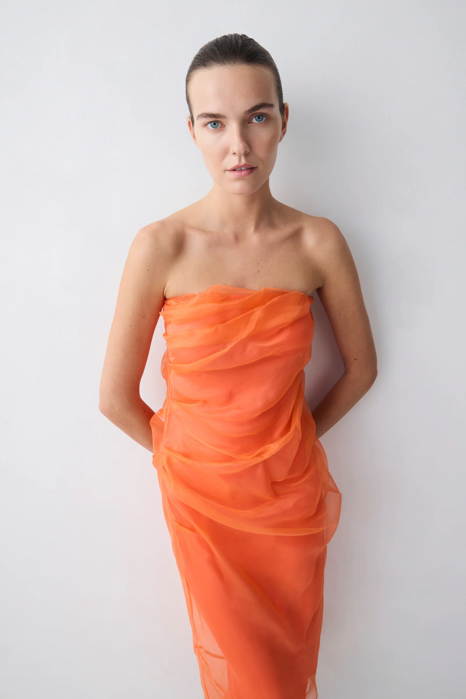 MANDARIN ORGANZA EMULATE STRAPLESS DRESS - Image 4